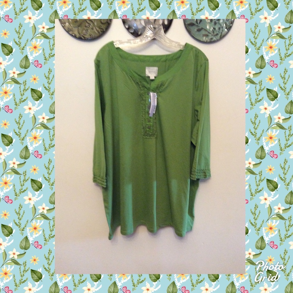Avenue   Fun Chic Sassy  Ruffle Trim Placket   Top